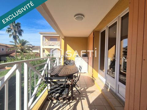CENTRE -VILLE A PIED, bel appartement T2 de 37m2 avec terrasse couverte de 9m2 et parking privatif dans une résidence sécurisée avec piscine - LA CROIX VALMER