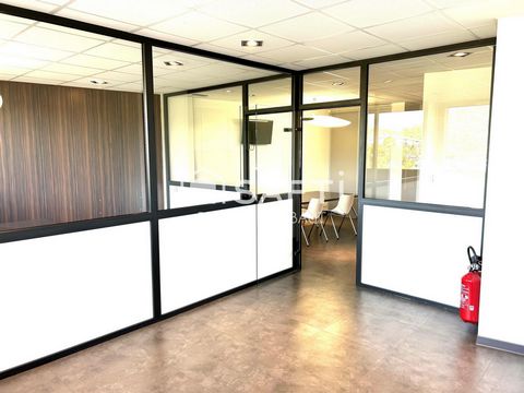Location local professionnel 53 m² +parking inclus