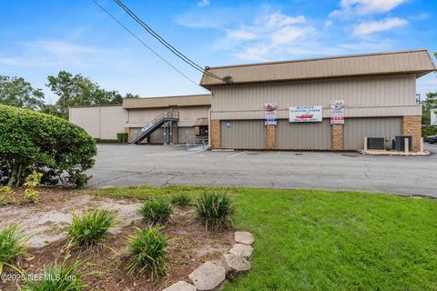 Unlock reliable, consistent cash flow with this high-performing 14,195 SF commercial property with a 7% cap rate, ideally located near the sought-after Cedar Hills area. Recently renovated, the building offers excellent visibility, high traffic expos...