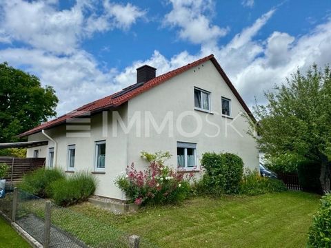 Vielseitiges Zuhause in Toplage von Wehrheim Ideal für Familien oder Mehrgenerationen In absolut begehrter Lage direkt in Wehrheim erwartet Sie dieses gepflegte und solide Haus mit vielfältigen Nutzungsmöglichkeiten. Derzeit als Einfamilienhaus bewoh...