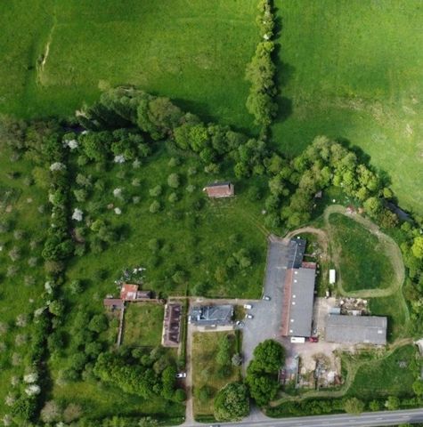 PROPRIETE D'EXCEPTION : ancien corps de ferme, manoir et monument historique sur 2 hectares, au coeur du Pays d'Auge.