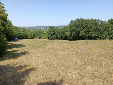 Terrain constructible de 1582m²