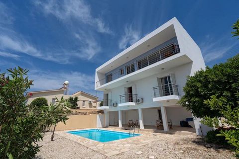 Luxury 3 bed Villa For Sale in Peyia Paphos Cyprus Esales Property ID: es5553343 Property Location Olive Tree Villa, 6 Orestiados, 8560 Peyia Paphos, Cyprus Property Details With its stunning coastlines, historic sites and laid-back atmosphere, Cypru...