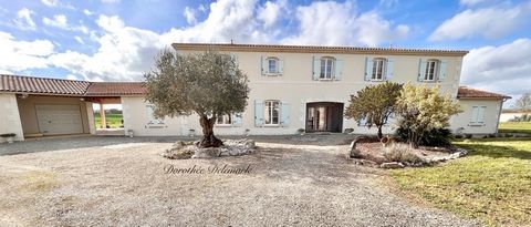 Dpt Charente Maritime (17), à vendre Maison 420 m² 5min de Saint Jean d'Angely