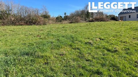 A19166LSL50 - One of the five plots available, serviced, connected to mains drainage and fibre optic internet! A chance for you to build the house of your dreams in a charming Norman town! Information about risks to which this property is exposed is ...