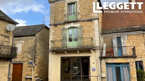 A20159GYK24 - This grand old gentleman of a building sits handsomely in a peaceful courtyard, set back patiently from the activity of centre-ville. It's an old townhouse through and through - large windows, great proportions, period features, three l...