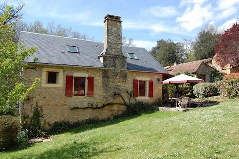 Beautiful set of three old stone buildings. Originally the buildings belonged to a large farm with a main building and many outbuildings. In the 1980s, the farm was divided and the current owner became the owner of the three buildings. The property t...