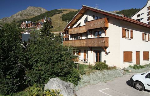 Au coeur de l'Oisans, Les Deux Alpes est une station de ski sportive et animée avec d'excellentes conditions de neige, un climat chaud grâce à sa situation au sud et un choix infini d'activités sportives et de loisirs pour tous les goûts et tous les ...