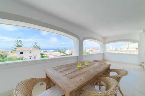 This super modern penthouse is located in a quiet area in Bahia Blava, in the south of the island. It is located on the second floor of a two-family house and has its own entrance. With a living area of about 122 sqm and a terrace area of about 40 sq...