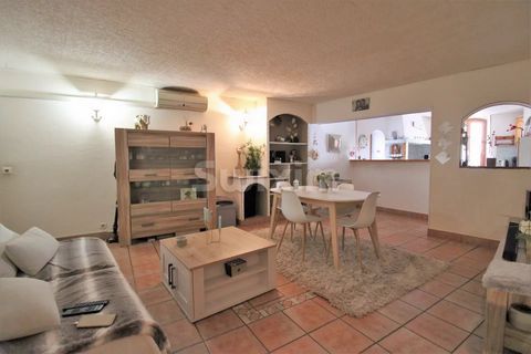 Ref 3941EE Salernes Centre Come and discover this pretty, spacious 2 bed apartment located on the 1st floor. Well arranged, you will find a fitted kitchen with pantry opening onto the living room and 2 bedrooms. You will be seduced by the charm of th...