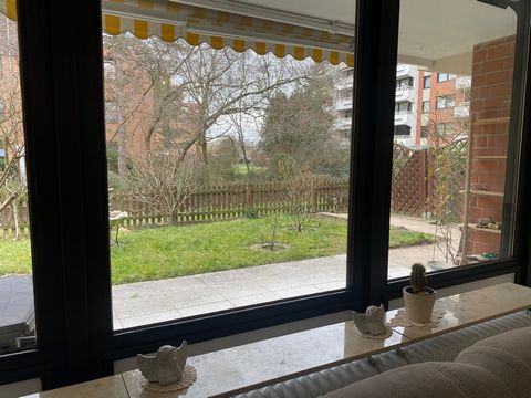 Groundfloor apartment with own garden and direkt access to converted cellar in the center of Langenhangen. Recently renovated. Currently being furnished. Let us know what you need and we can organise the last bits together.