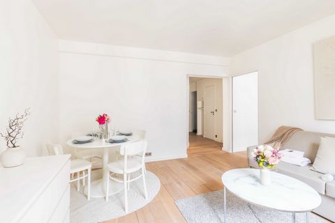 It is a 44m² apartment located on the 4th floor with elevator. The apartment is located in the district of Saint-Germain-des-Prés. It is composed of: - A kitchen, equipped and functional: fridge, cooking plates, coffee machine, toaster, kettle, micro...