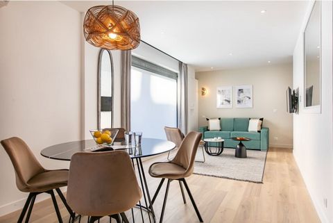 The stylish Place Dauphine apartment is located in the very centre of Paris, on the beautiful Île de la Cité. This island is full of history as it is one of the oldest neighbourhoods of Paris. Our local interior designer has carefully decorated this ...