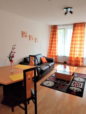 The apartment is located directly in Sindelfingen, with good connections to public transportation (bus and S-Bahn), as well as short walking distances to the Daimler plant. The apartment is fully furnished, has a television and internet. The kitchen ...