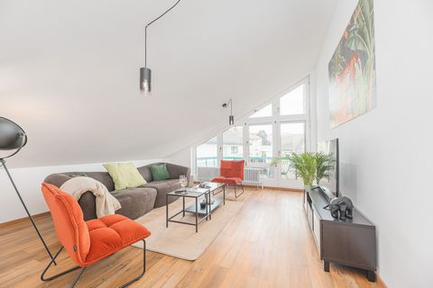Welcome to the Wildlife Apartment. Make yourself at home in the lovingly and stylishly furnished 3.5 rooms in the heart of Filderstadt-Plattenhardt. - 82 sqm top floor flat in a quiet residential area. - 2 parking spaces (including 1 garage space + 1...