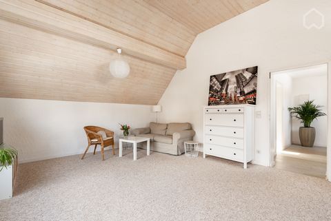 This beautiful 1 room attic apartment offers everything you need to feel good. This light-flooded attic apartment radiates a wonderful warmth. The fully furnished apartment offers space for one person. This approx. 59 m² apartment with its own entran...
