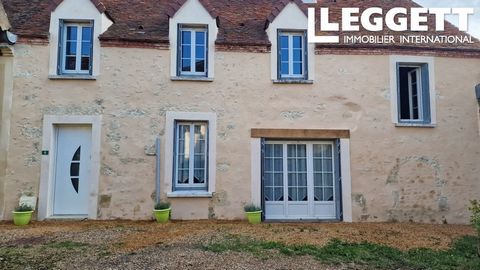 A22504EI61 - Parc Naturel du Perche, Belleme area. In the heart of a village with restaurant, ideally situated in a quiet location. Old semi-detached house with 112m² of living space and 290m² garden, 4 bedrooms. Information about risks to which this...