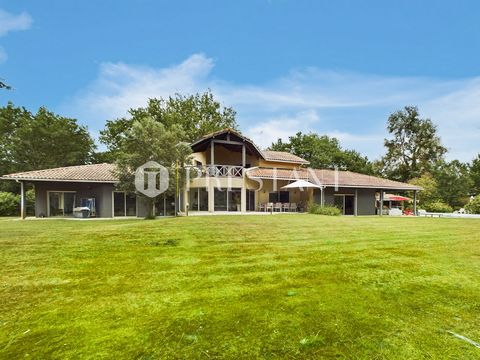 For sale in Capbreton, 5 minutes from the beaches, shops and Lake Hossegor, house of approximately 360m2 on a garden with trees on pine trees, of 7400m2. In the heart of the pines, out of sight, the house offers on the ground floor: a 100m2 living ro...
