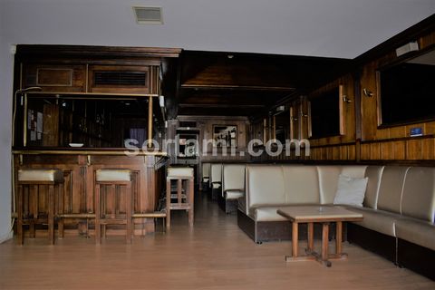 Commercial space very well located, furnished and equipped for Bar, yet easily adaptable to other business areas.It has 75m2, easy parking in a busy area of ??the city of Almancil.The coastal area of ??Almancil, with about 12 km, is where the famous ...