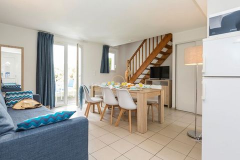 Le Village des Amareyeurs offers you vacation terraced houses. They are built in the local, colorful style and were renovated last year and furnished in a modern style. The apartments all have a fully equipped kitchenette and a terrace and/or garden ...