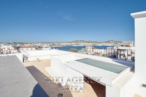 Duplex in Ibiza Dalt Vila with 2 bedrooms Dalt Vila Duplex with roof terrace. A stunning 2-bedroom duplex with a roof terrace offering panoramic views of Ibiza old Town and the sea. This house has been lovingly restored and refurbished to the highest...