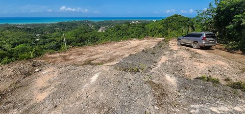 Kleines Projekt auf insgesamt 6 Grundstücken mit Meerblick. Alle Grundstücke haben einen schönen Meerblick. mit Wasser und Strom auf das Grundstück Zugang zu Asphalt Plattformen zum Erstellen von Listen Titel und Abgrenzung bereit In der Nähe des Sta...