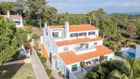 Luxurious and inviting, this first-floor apartment in Vale do Lobo offers a truly elevated living experience. Nestled within the prestigious golf resort, the residence boasts an enviable location within walking distance to tennis facilities, pristine...