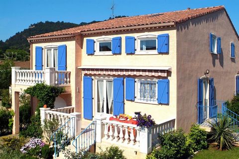 The ideal place for the whole family! The terraced houses, built in Provençal style, are embedded in a well-kept green area. They have a spacious living area and have been comfortably furnished. In addition, these terraced houses have air conditionin...