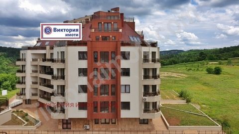 Victoria Imoti oferuje apartament, zaledwie 5 minut jazdy samochodem od centrum Veliko Tyrnovo w kompleksie Tarnovo Hills.Ten apartament z jedną sypialnią znajduje się na drugim floor.It oferowany jest z podłogą i wyposażoną łazienką, w tym salonem z...