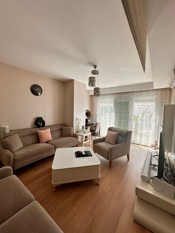 Amplio apartamento 4+1 en venta en Çağlayan, Muratpaşa, Antalya   Ubicación: Çağlayan, Muratpaşa, Antalya Tipo: Apartamento 4+1 Antigüedad de la propiedad: 10 años Superficie bruta: 220 m² Superficie neta: 200 m² Características del edificio: Estacio...