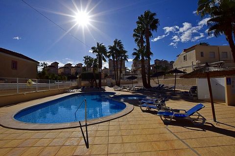 Bungalow all'ultimo piano con 2 camere da letto vicino a Villamartín. Bungalow all'ultimo piano con 2 camere da letto vicino a Villamartín. Questa casa con 2 camere da letto gode di un solarium privato molto soleggiato con vista panoramica, oltre a u...