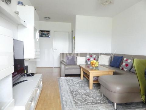 Bezaubernde 4 Zimmerwohnung mit großem Balkon und Aussicht - Ideal für Jungfamilien und Pärchen - mit Top Infrastruktur. Mit einer großzügigen Wohnfläche von 4 Zimmern bietet diese Wohnung ausreichend Platz für Jungfamilien und Pärchen. Die Wohnung b...