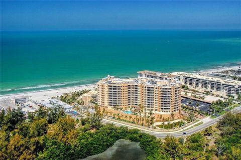 Willkommen im Inbegriff des luxuriösen Wohnens in den Ritz-Carlton Management Beach Residences! Diese außergewöhnliche, fast 4200 Quadratmeter große Wohnung bietet unvergleichliche Eleganz und einen atemberaubenden Panoramablick, der die Schönheit de...