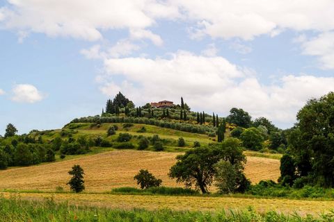 In the heart of Umbria, in the center of a hill overlooking a breathtaking 360° panoramic view, located in an absolutely strategic position, exactly 9 km from the A1 Chiusi Chianciano motorway exit, 6 km from the Chiusi station, 6 km from the helipor...