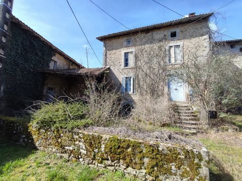 EXCLUSIVE TO BEAUX VILLAGES! Nestling in the heart of a small hamlet in the Périgord Vert region is this stone property with untapped potential. You will find 120m2 dwelling house. Opposite, an 80m2 barn. Under a small porch, you'll find the entrance...