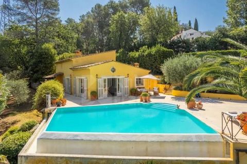 Nestled on the fringes of the Royal Mougins Golf Club, this property offers a private pathway leading directly to the course. Resting on a spacious 3. 5-hectare plot adorned with wooded areas, the villa comprises a welcoming living room featuring a f...