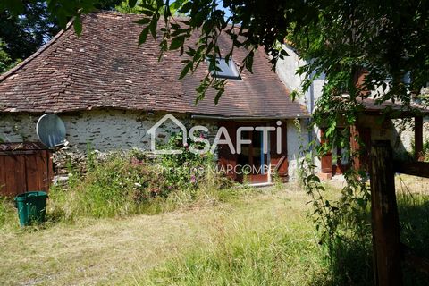 Au milieu de ses quelques 4 hectares de près, cette propriété bénéficie d'un cadre verdoyant en pleine campagne. À proximité se trouvent deux écoles, un lycée, deux collèges, et des crèches, offrant un cadre de vie idéal pour les familles. Datant des...