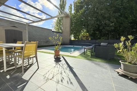 EXCLUSIVITÉ, Maison Familiale T7, moderne, avec Terrasse, Jardin et Piscine Chauffée - À Vouzy Laissez-vous charmer par cette très belle maison T7, de plain-pied, non mitoyenne et sans vis a vis, de 127 m2, nichée sur un terrain généreux de 700 m2 da...