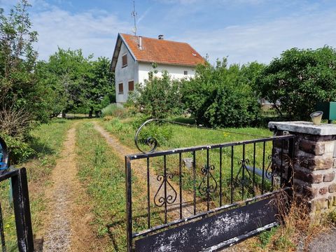 CONTREXEVILLE, MAISON indépendante T4 sur sous-sol avec GARAGE, TERRASSE, CHALET bois (atelier, 2ème garage ou pour stockage) sur beau TERRAIN clos de 1084 m². Vous cherchez une maison charmante et fonctionnelle dans une ville thermale animée ? Cette...