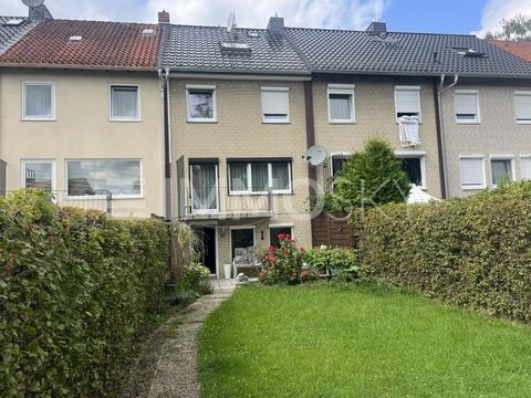 Esta hermosa casa adosada en Bremen Kattenesch impresiona por su combinación ideal de amplitud y comodidad. Con un total de 7 habitaciones repartidas en varias plantas, la casa ofrece espacio suficiente para una familia numerosa o para oficinas en ca...