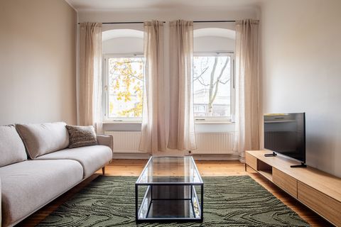 Dieses eindrucksvolle, möblierte ein Schlafzimmer Apartment bietet modernes Design, eine voll ausgestattete Küche und einen gemütlichen Wohnbereich mit traumhafter Aussicht. Perfekt gelegen, hast du einfachen Zugang zu allem, was Berlin einzigartig u...