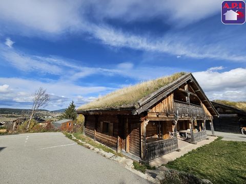 BLICK AUF DIE BERGE Entdecken Sie dieses sehr schöne Chalet auf zwei Ebenen, gelegen auf einem 489 m² großen Grundstück, in einer ruhigen und natürlichen Umgebung. Mit seinen fünf geräumigen Schlafzimmern bietet es allen nötigen Komfort und Platz für...