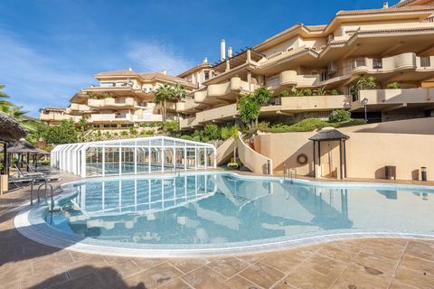 Dit prachtige appartement biedt een unieke kans om te genieten van luxe en comfort in een van de meest gewilde gebieden aan de Costa del Sol. Met twee slaapkamers en twee badkamers, is deze woning perfect voor zowel permanente bewoning als een vakant...