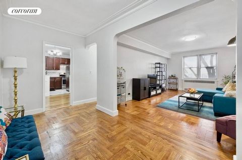 Добро пожаловать в 2191 Bolton Street, Unit 3D, ваш следующий потенциальный дом! Расположенный в безупречно сохранившемся малоэтажном довоенном кооперативном здании, этот престижный адрес привносит очарование Pelham Parkway прямо к вашему порогу. Uni...