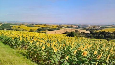 OCCITANIE PROPRIETE 820 HA LACS COLLINAIRES Propriété exceptionnelle de très grande qualité disposant d'une très grande surface de terres. Dans un site d’exception et en situation dominante face à la chaîne des Pyrénées, nous vous proposons cette mag...