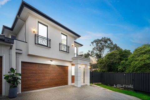 Unrivalled in scale, space and quality, this striking 4 bedroom, 4 bathroom brand new contemporary residence is both luxurious and effortlessly functional in a prized lifestyle location. Peerless attention to detail instantly reveals a free-flowing l...