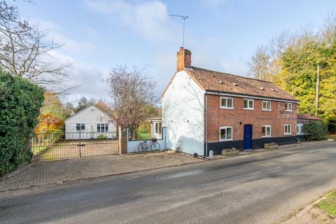 Set within a lovely rural Norfolk village, this home is a place where you can relax and unwind. Sitting out in your garden, all you hear is birdsong from the countryside around. There’s a surprisingly lively and welcoming community here too, with reg...