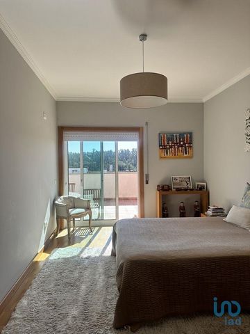 Título: Apartamento T2 com terraço em Águeda – Aveiro Vende-se apartamento T2 com terraço, Garagem grande fechada, com amplas áreas e excelente exposição solar, voltado para a natureza. O imóvel inclui vidros duplos, lareira . Distribuição dos Espaço...