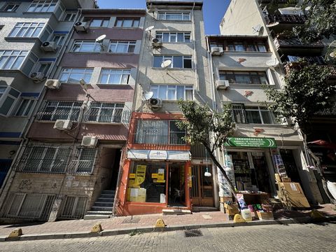 Wohnung im Stadtzentrum in Fatih Unsere 1+1 Wohnung in Fatih Aksemsettin im Herzen von Istanbul Unsere Wohnung befindet sich im historischen Viertel von Fatih benötigt wenig Aktualisierung Es ist nur wenige Gehminuten von der U-Bahn und Bushaltestell...