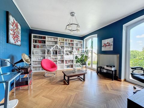 Située à Hettange-Grande, je vous invite à venir découvrir cette élégante villa de 280 m², sur un terrain clos de 930 m², offrant un cadre de vie privilégié, alliant calme et proximité des commodités et grands axes. Vous profitez d’une grande terrass...